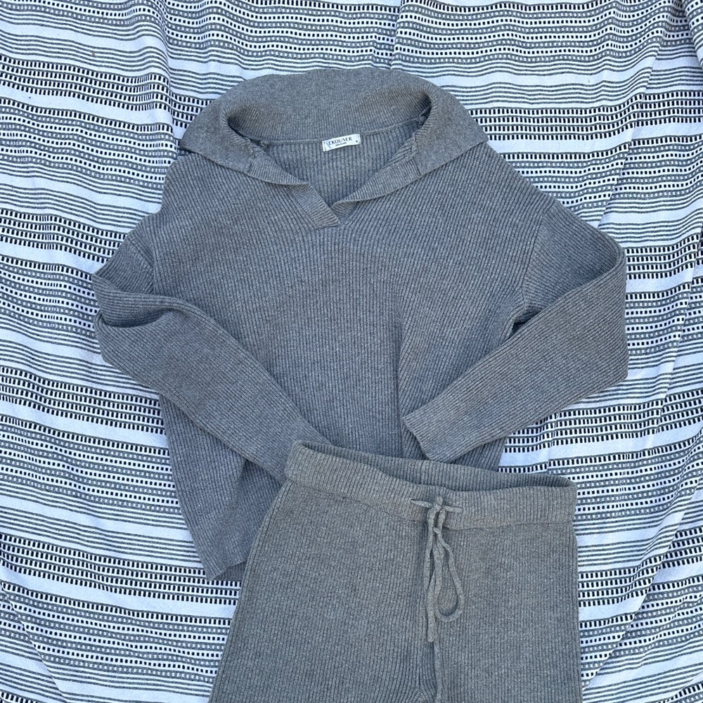 Two-Piece Set